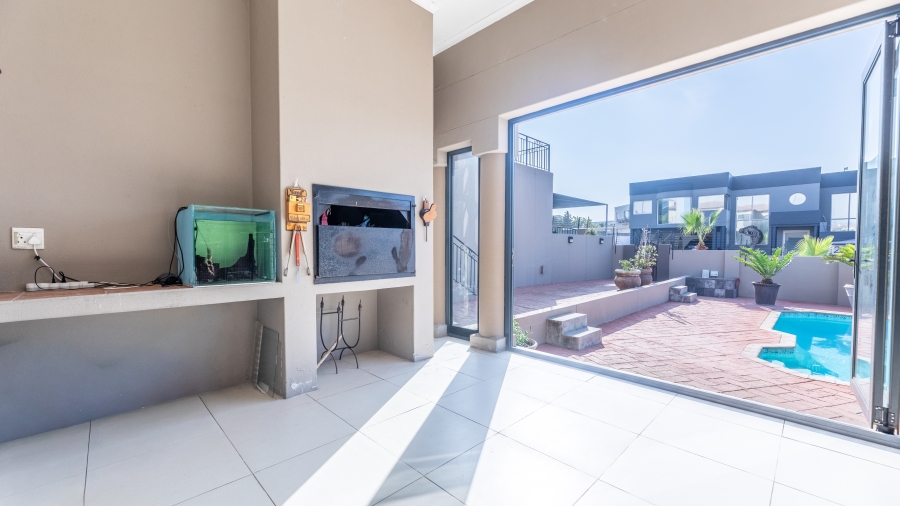 4 Bedroom Property for Sale in West Beach Western Cape
